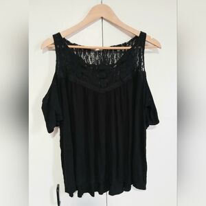 Mauruces Size 1 Black Cold Shoulder Top Lace Trim Flowy 1X